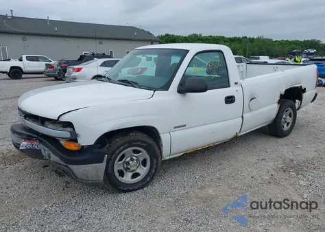 2002 Chevrolet Silverado 1500 z USA, uszkodzony, nr VIN 1GCEC14W12Z156077